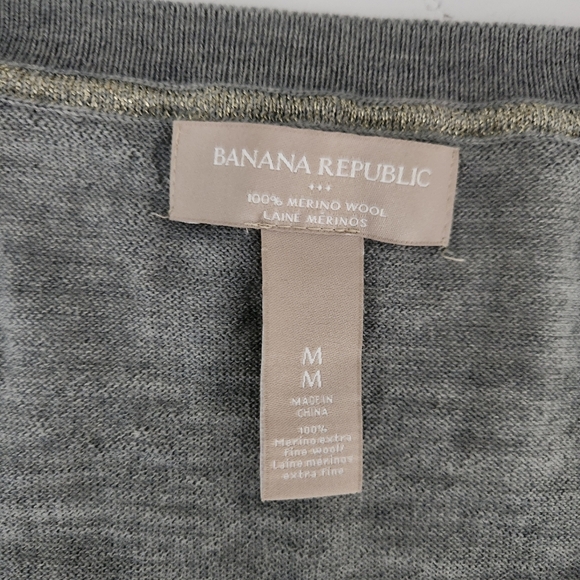 BANANA REPUBLIC gray extra-fine merino wool V-neck sweater medium - Picture 8 of 12